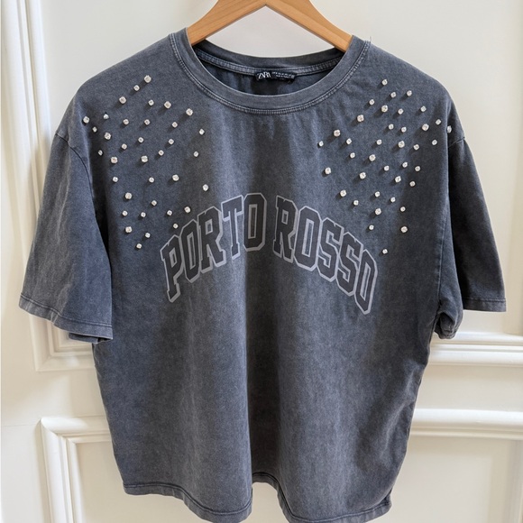 Zara Charcoal Graphic Tee - Picture 1 of 4